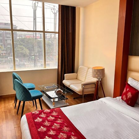 Oyster Pearl I Near Medanta Hospital I Sec-39 I Gurgaon Hotel Bagian luar foto
