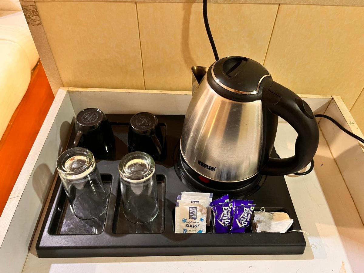 Oyster Pearl I Near Medanta Hospital I Sec-39 I Gurgaon Hotel Bagian luar foto