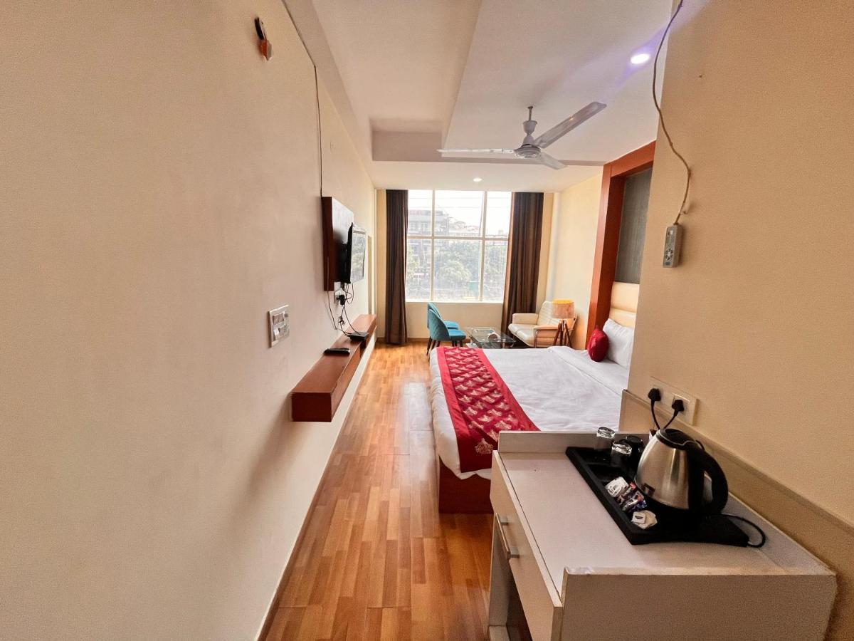 Oyster Pearl I Near Medanta Hospital I Sec-39 I Gurgaon Hotel Bagian luar foto
