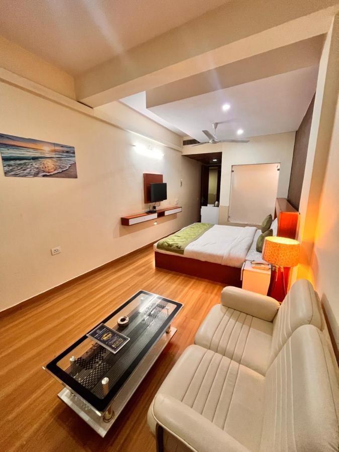 Oyster Pearl I Near Medanta Hospital I Sec-39 I Gurgaon Hotel Bagian luar foto