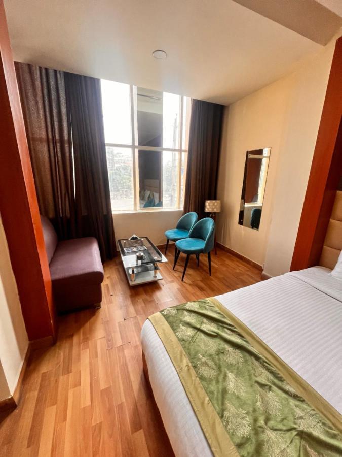 Oyster Pearl I Near Medanta Hospital I Sec-39 I Gurgaon Hotel Bagian luar foto