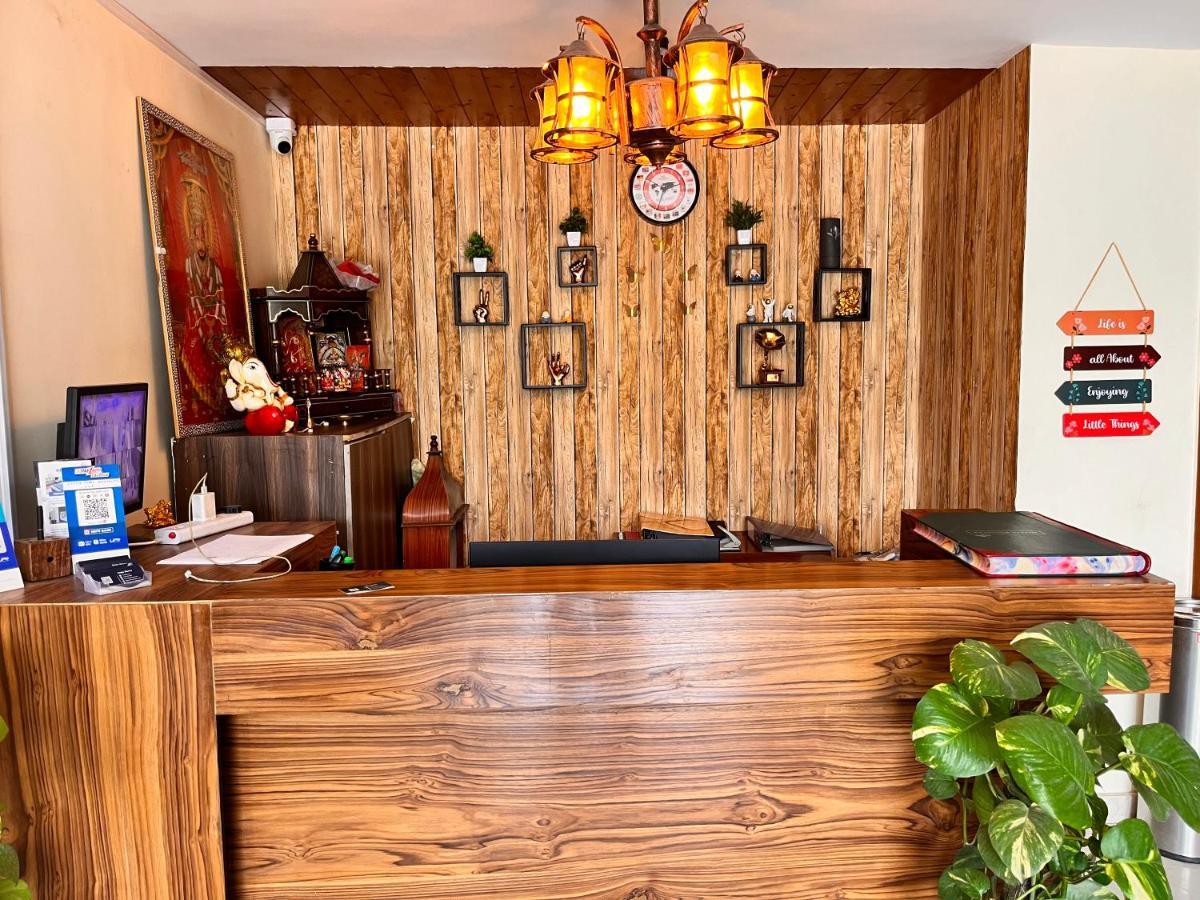 Oyster Pearl I Near Medanta Hospital I Sec-39 I Gurgaon Hotel Bagian luar foto