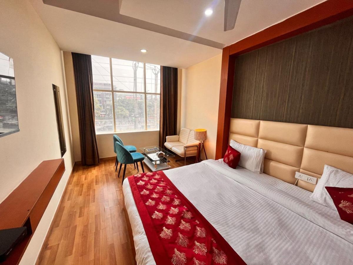 Oyster Pearl I Near Medanta Hospital I Sec-39 I Gurgaon Hotel Bagian luar foto