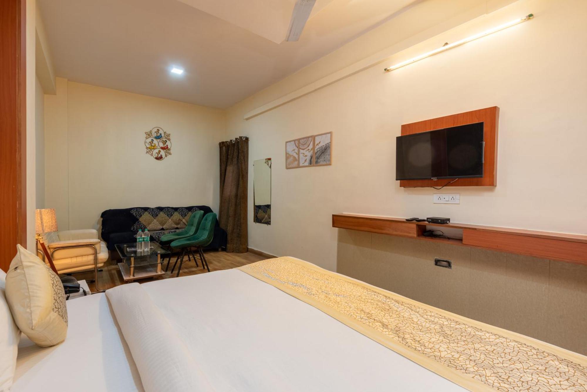 Oyster Pearl I Near Medanta Hospital I Sec-39 I Gurgaon Hotel Bagian luar foto
