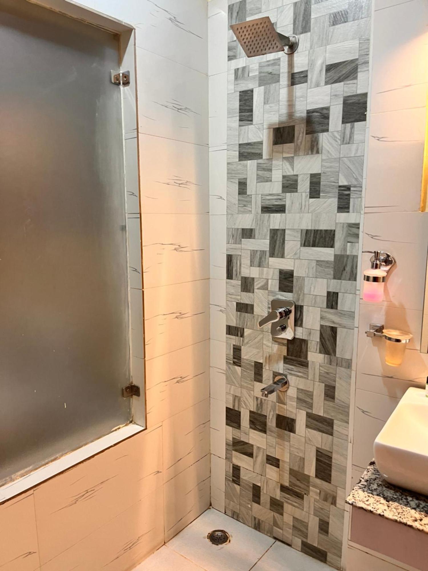 Oyster Pearl I Near Medanta Hospital I Sec-39 I Gurgaon Hotel Bagian luar foto