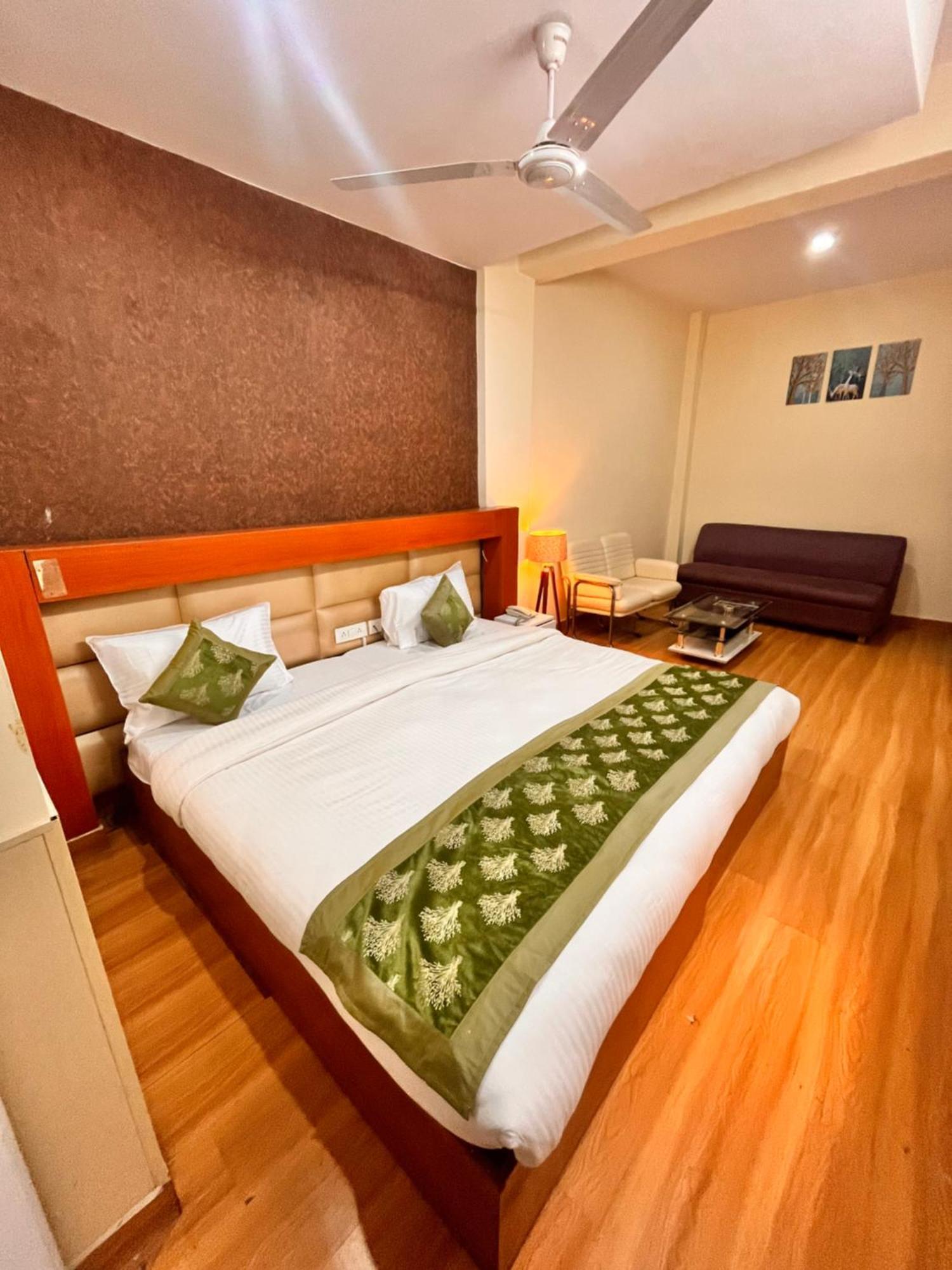 Oyster Pearl I Near Medanta Hospital I Sec-39 I Gurgaon Hotel Bagian luar foto